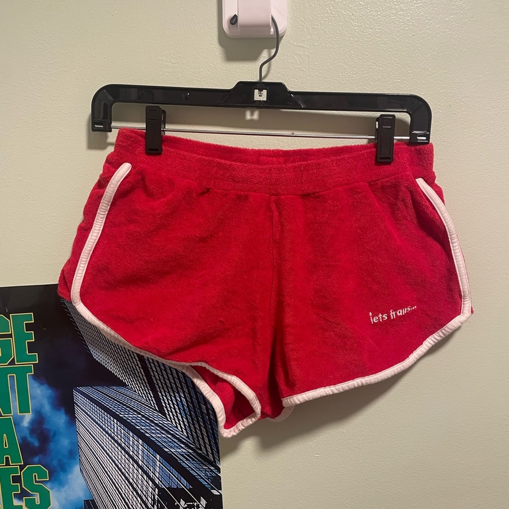 Iets Frans… tiny shorts